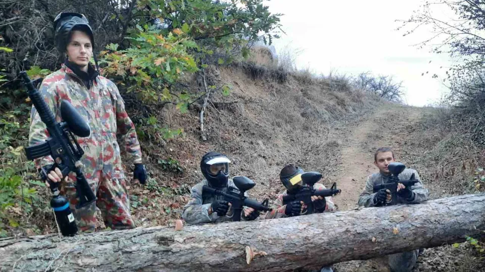 Пейнтбол на открито в района на Калофер