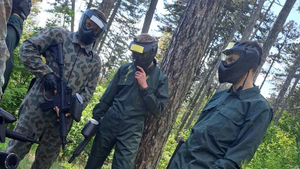 Пейнтбол на открито в района на Калофер