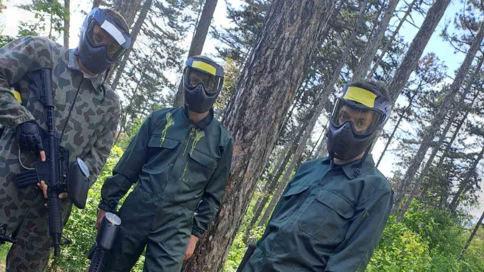 Пейнтбол на открито в района на Калофер