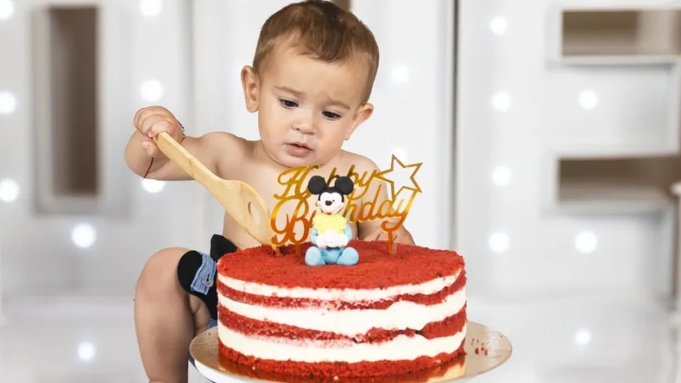 Сладки емоции: Smash Cake фотосесия