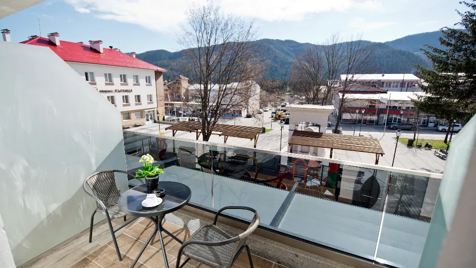 ПРОМО BF Уикенд за влюбени сред Родопската магия с вино и плодове СПА почивкa