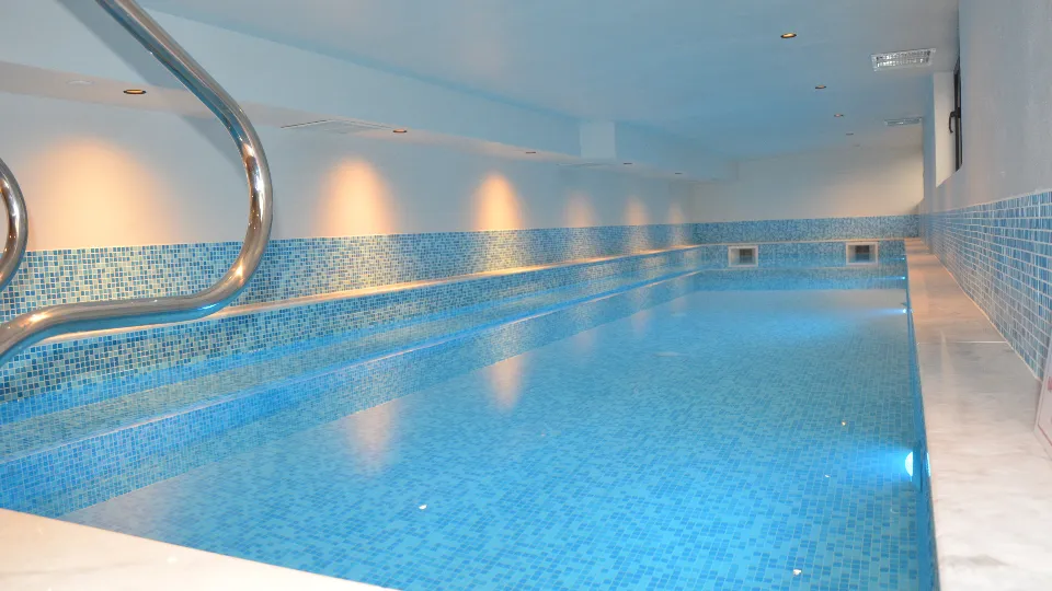 СПА почивкa Сърница ПРОМО BF Уикенд за влюбени сред Родопската магия с вино и плодове