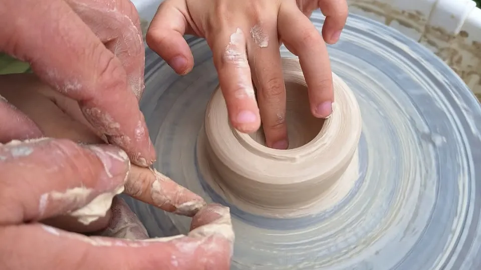 ПРОМО BF Изработка на 6 глинени съда на грънчарско колело за двама