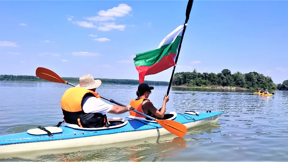 ПРОМО BF ДВА ДНИ С КАЯК ПО ДУНАВ И ЯНТРА Яхтинг и водни спортове