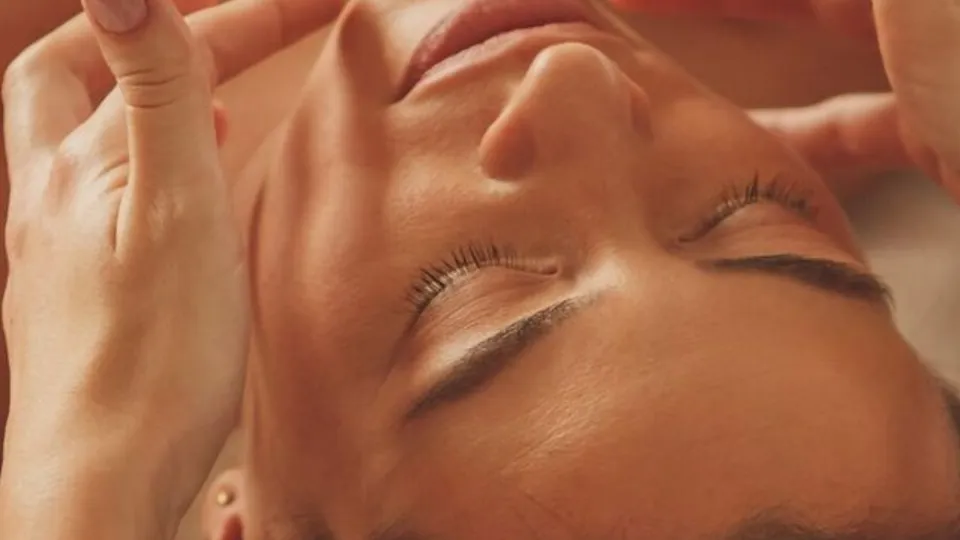 ПРОМО BF Ток Сен масаж на гръб или стъпала и масаж на лице с маска Масажи