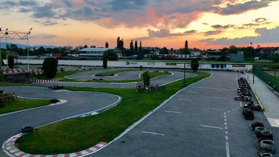 ПРОМО BF 2 часа картинг обучение на писта Бенковски София, писта Бенковски