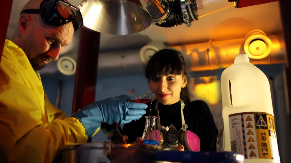 ПРОМО BF Escape Room приключение в Синята лаборатория Стаи със загадки