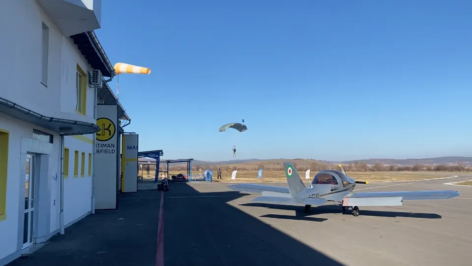 ПРОМО BF Въвеждащ полет-урок със самолет с маршрут по избор ваучер