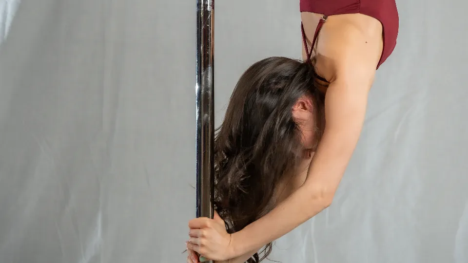 ПРОМО BF Индивидуален урок по Pole dance Творчество и нови умения