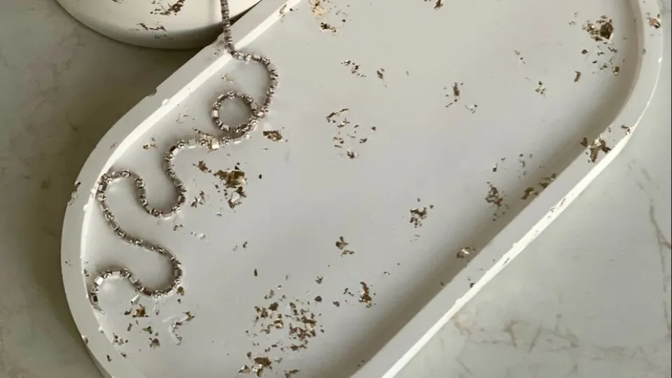 Арт работилници Пловдив ПРОМО BF Работилница за поставка за бижута от Еко смола