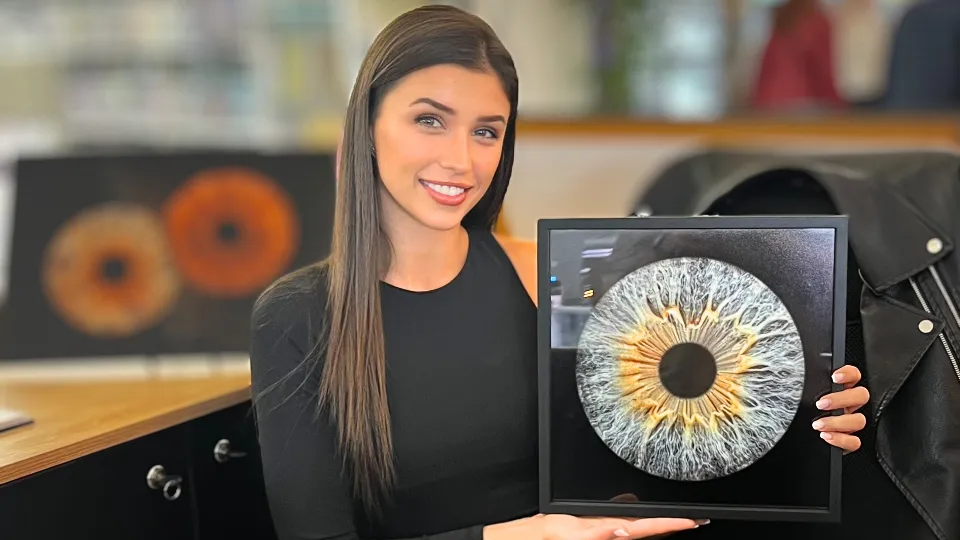 ПРОМО BF Уловете магията на погледа си с ирисова фотография ваучер