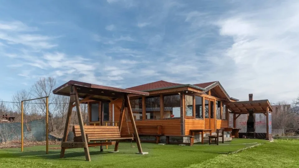 ПРОМО BF Пейнтбол игра с нощувка в района на Своге ваучер