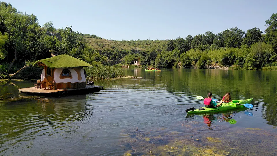 ПРОМО BF Двудневен каякинг в спокойни води група II