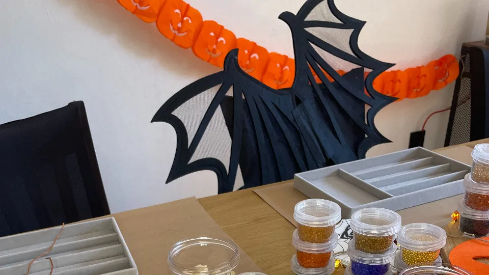 Ваучер ПРОМО BF Творческа работилница за деца – бижу или картина с коприна София