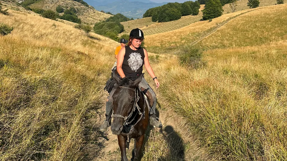 ПРОМО BF Полудневен конен поход до скален феномен Столо и пикник