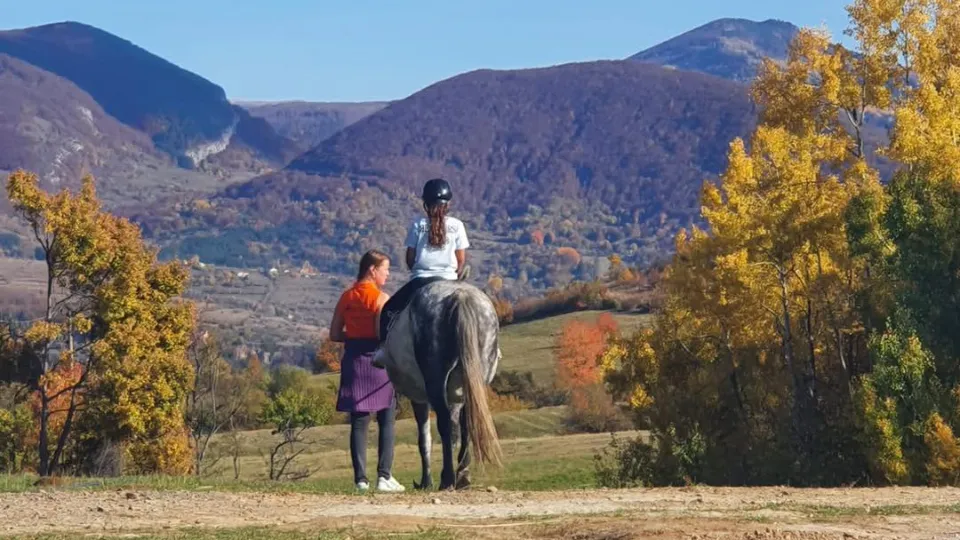 ПРОМО BF Урок по конна езда и стрелба с лък в района на Своге