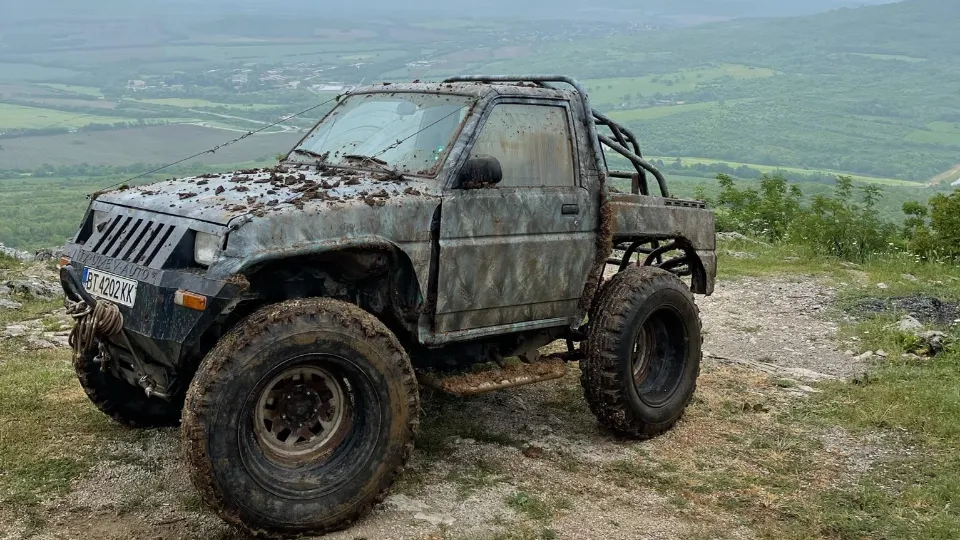 Ваучер ПРОМО BF Офроуд шофиране джип Daihatsu за двама с. Арбанаси, Велико Търново