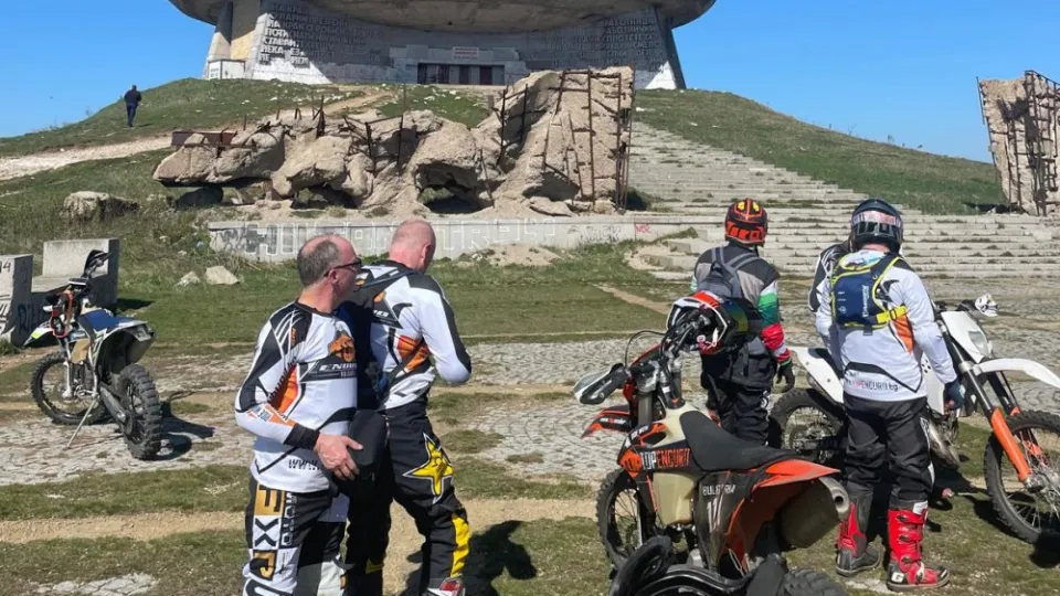 ПРОМО BF Целодневно каране на ендуро мотор Приключения с мотор