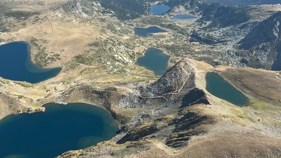 Ваучер ПРОМО BF Полет над Рилските езера с кабрио жирокоптер Летище Сапарева баня