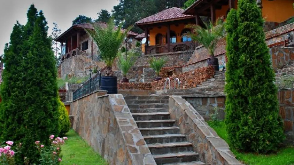 Джип сафари за двама с отсядане в еко селище ваучер