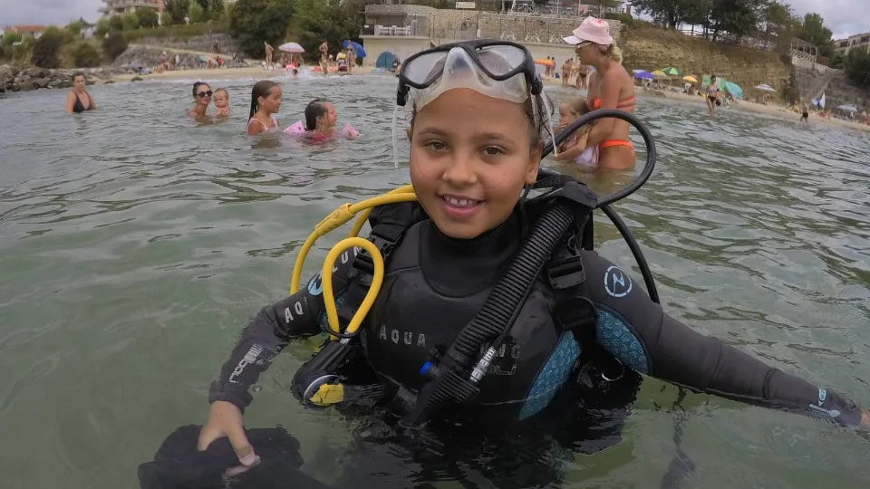 Рожден ден под водата с гмуркане, торта и заснемане ваучер