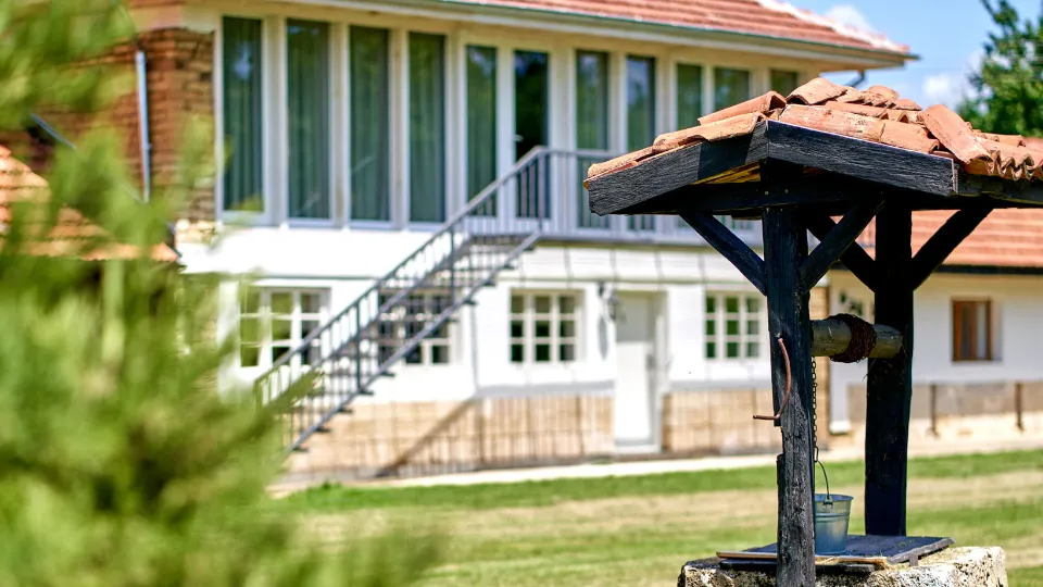 Следите на огъня: Романтично изживяване с две нощувки