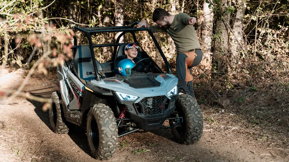 Детско-юношеско офроуд училище с каране на БЪГИ или АТВ ваучер