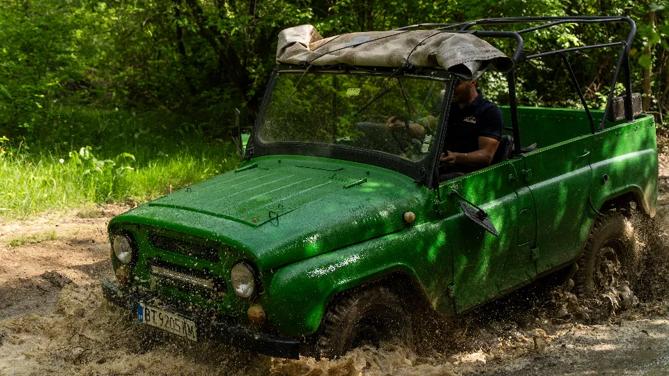 Офроуд шофиране на  джип