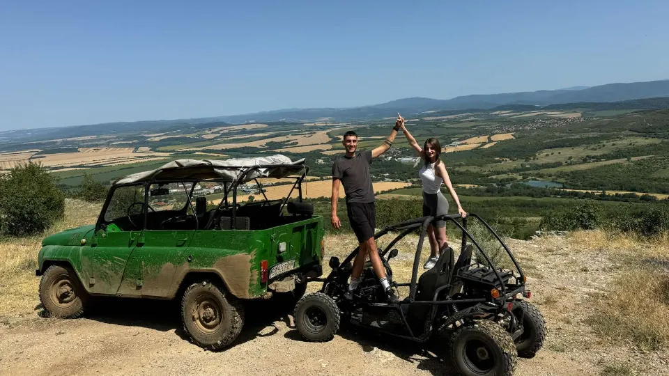 Офроуд с джип Шофиране и моторни спортове