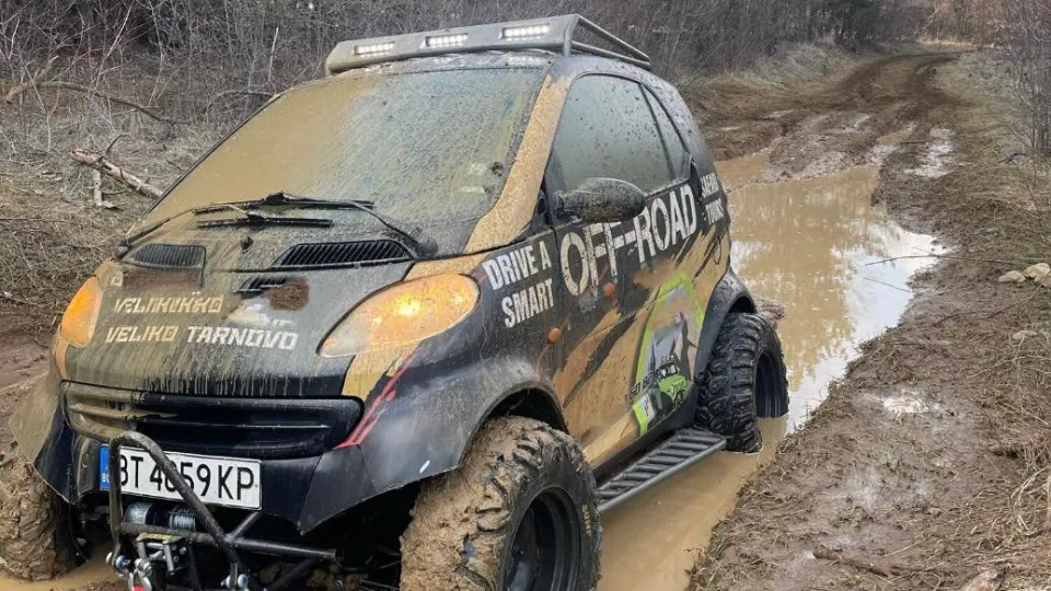 Офроуд шофиране за двама на спец.модифициран Smart For Two с. Арбанаси, Велико Търново