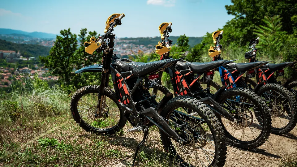 Офроуд с електрически кросов мотор Приключения с мотор