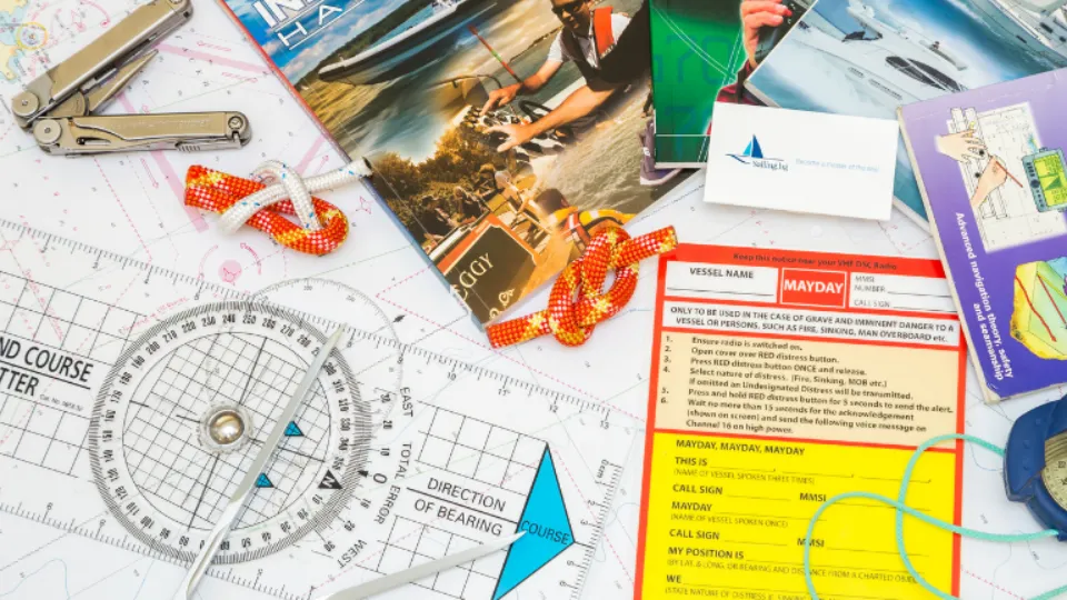 Онлайн английски капитански курс Essential Navigation