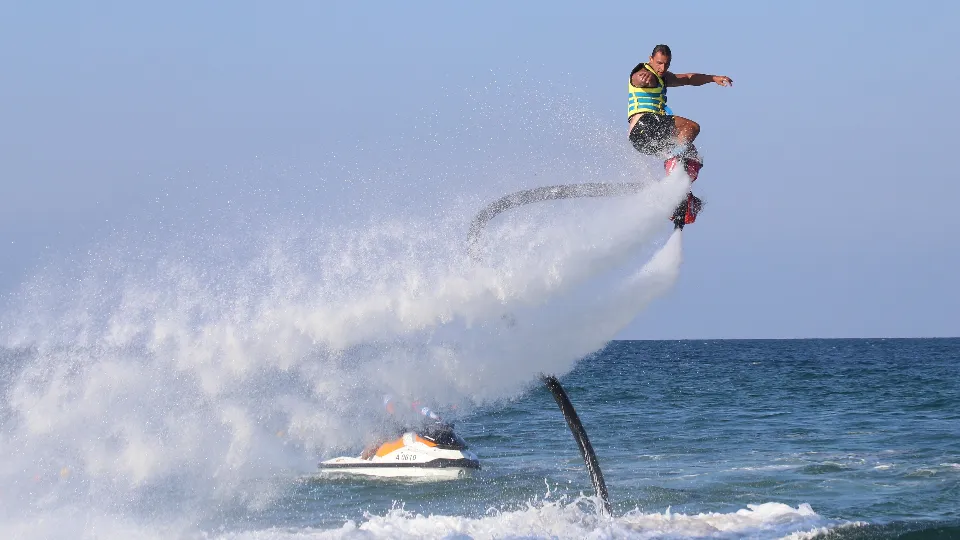 Флайборд на морето