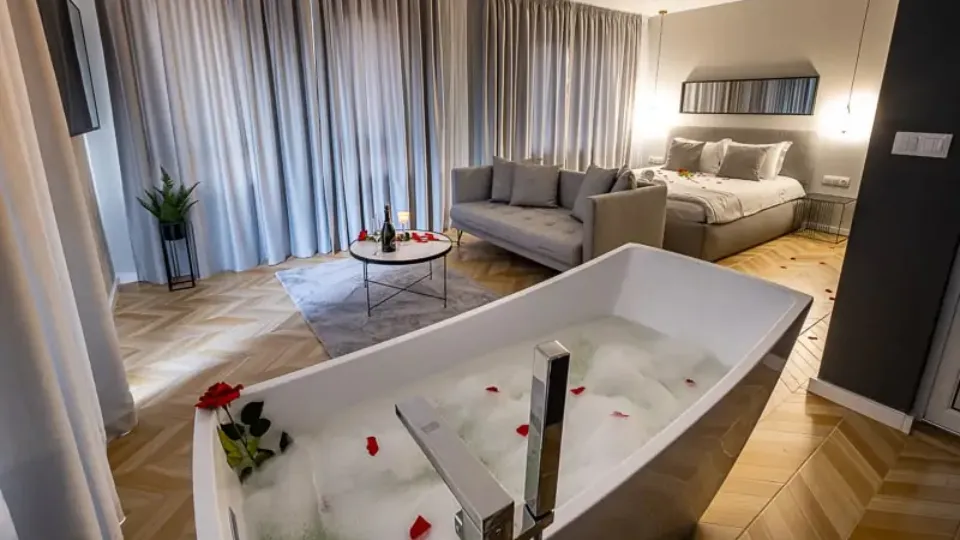 Романтика и релакс във Велинград – студио с вана за двама