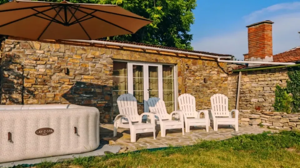 Тайният оазис на виното и красотата– където времето спира