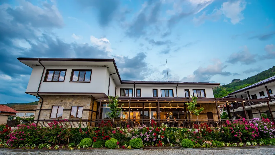 Нощувка и преживяване за двама в района на Пловдив