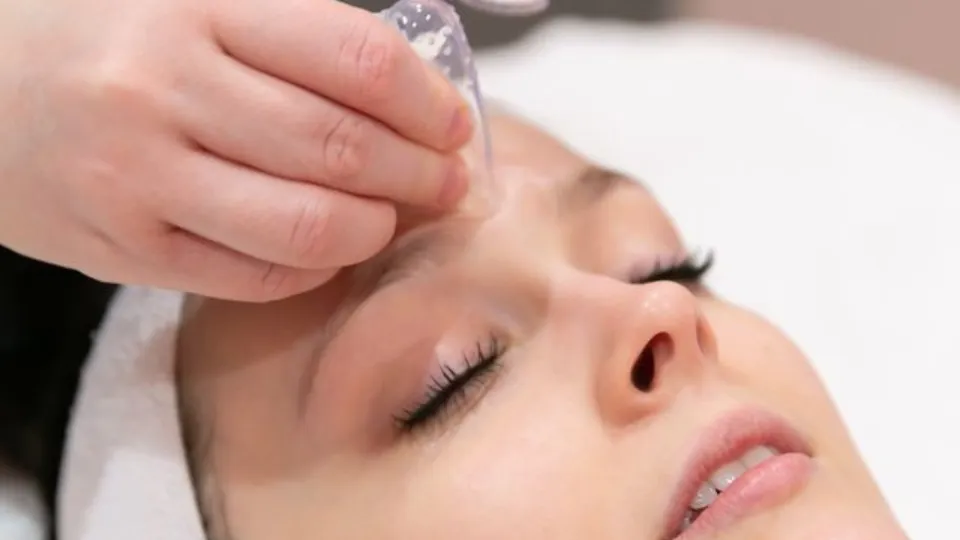 Японски GOYUKI масаж на лице с вакуум техника с вендузи