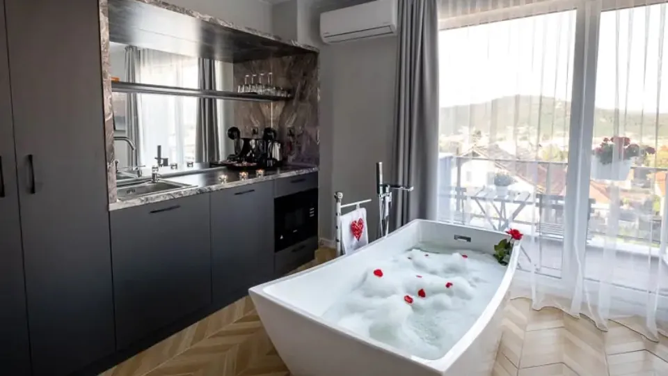 Романтика и релакс във Велинград – студио с вана за двама ваучер