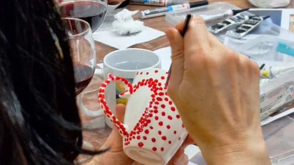 Работилница за рисуване върху порцелан Творчество и нови умения