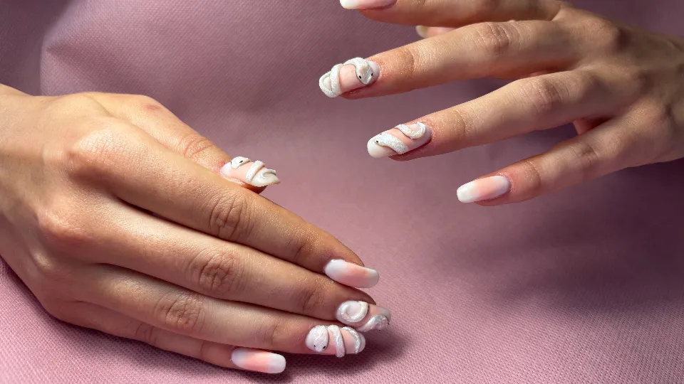 Ноктопластика и 3D или ръчно рисувани декорации