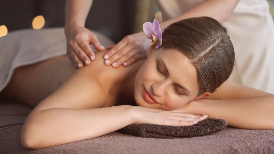 Класически релаксиращ масаж на цяло тяло