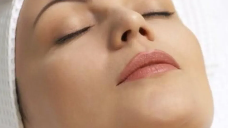Тонизиращ и подмладяващ масаж на лице Гуа ша Красота, релакс и здраве