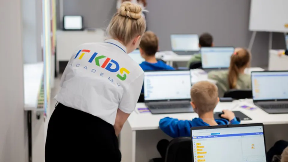 Програмиране на английски език за дете