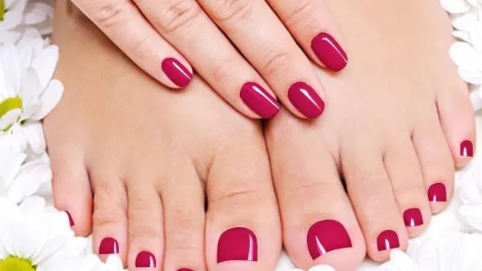 Маникюр, Педикюр с гел лак + Шиацу масаж София