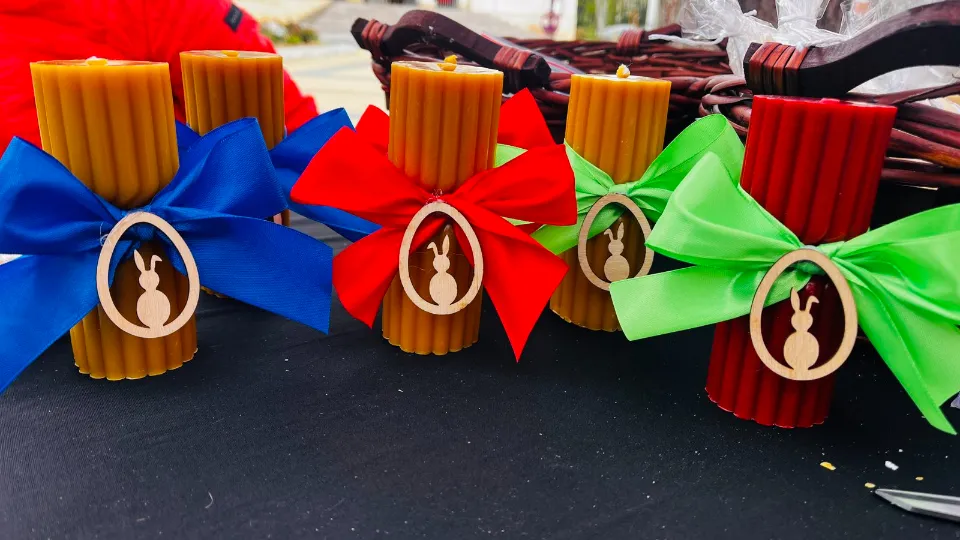 Работилница за двама по изработка на свещи от пчелен восък Творчество и нови умения