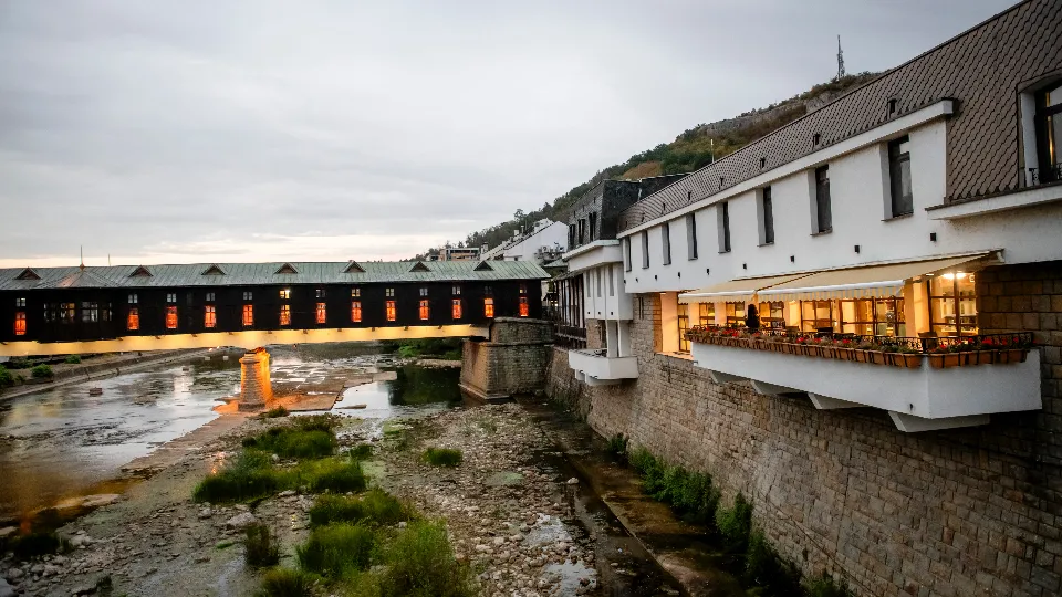 Историческа атмосфера и комфорт за двама в Ловеч ваучер
