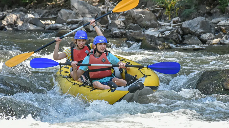 Каяк по река Струма Яхтинг и водни спортове