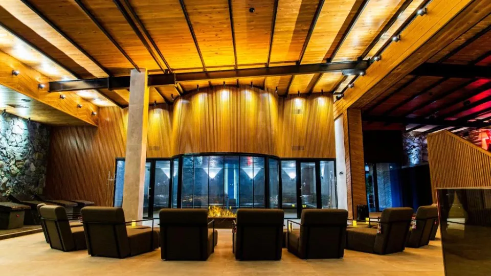 Релакс в Баня – минерална вода, сауни и планински гледки