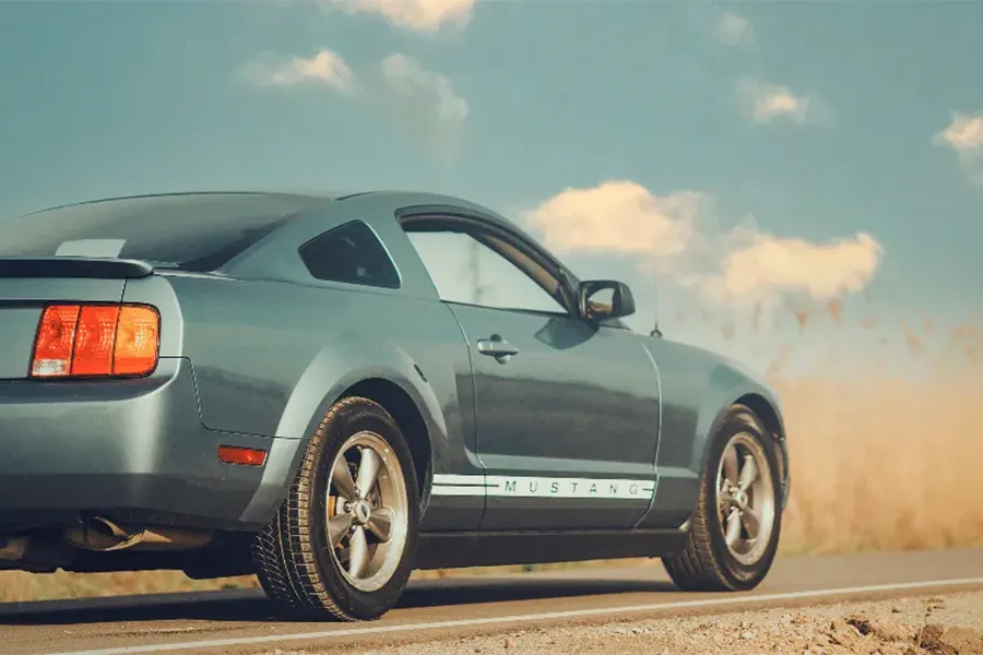 автомобил ford mustang под наем
